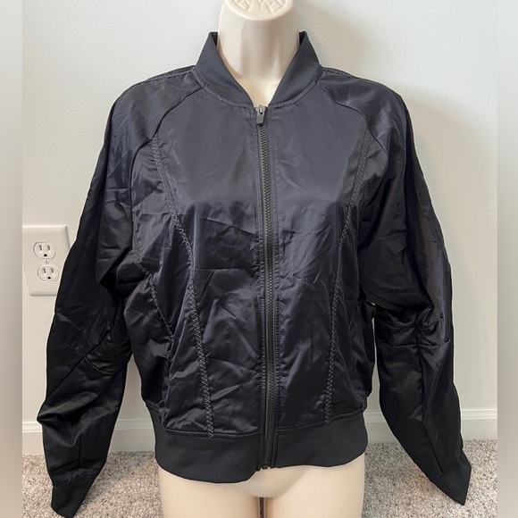 Fabletics bomber jacket black size medium - Picture 1 of 7